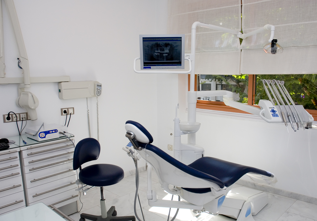 Instalaciones de la Clínica dental y de implantes Ciro