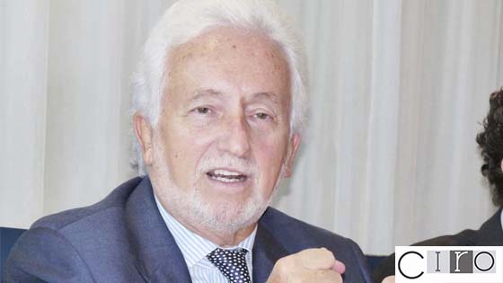 Éxito internacional hablando sobre ajuste oclusal