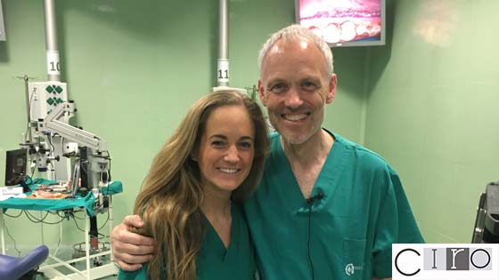 La Dra. María José Jiménez García asiste al curso de microcirugía del Dr. Rino Burkhardt