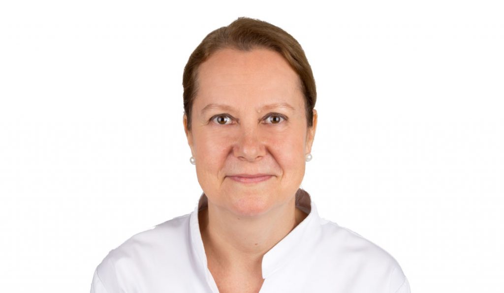 Claudia-equipo-clinica-dental-CIRO