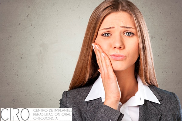 ¿Por qué nos sangran las encías?