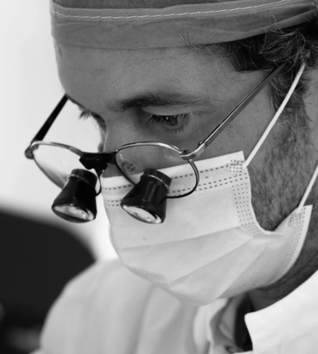 Dr. Jaime Jiménez, especialista en implantología dental avanzada en Madrid y cirugía implantológica